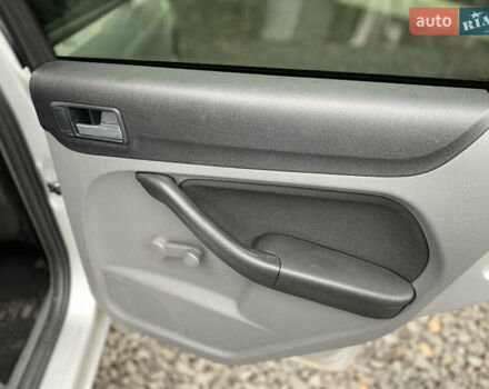 Серый Форд Фокус, объемом двигателя 1.6 л и пробегом 174 тыс. км за 4599 $, фото 38 на Automoto.ua