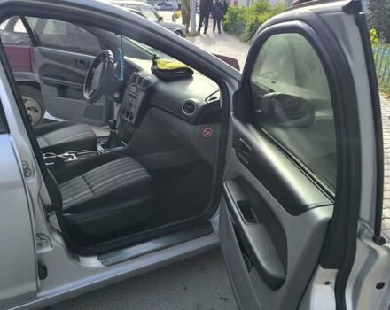 Сірий Форд Фокус, об'ємом двигуна 1.6 л та пробігом 247 тис. км за 5800 $, фото 2 на Automoto.ua