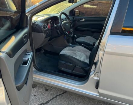 Серый Форд Фокус, объемом двигателя 1.6 л и пробегом 257 тыс. км за 6000 $, фото 5 на Automoto.ua