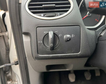 Серый Форд Фокус, объемом двигателя 1.6 л и пробегом 227 тыс. км за 5898 $, фото 19 на Automoto.ua