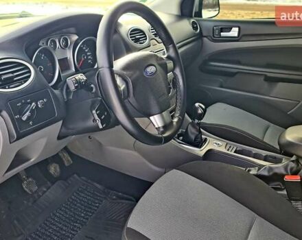 Сірий Форд Фокус, об'ємом двигуна 1.6 л та пробігом 260 тис. км за 6200 $, фото 12 на Automoto.ua