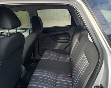 Сірий Форд Фокус, об'ємом двигуна 1.6 л та пробігом 247 тис. км за 5800 $, фото 7 на Automoto.ua