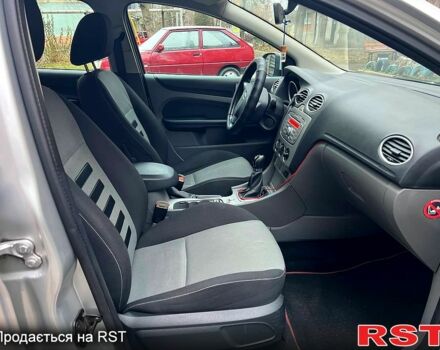 Серый Форд Фокус, объемом двигателя 1.6 л и пробегом 190 тыс. км за 6300 $, фото 6 на Automoto.ua