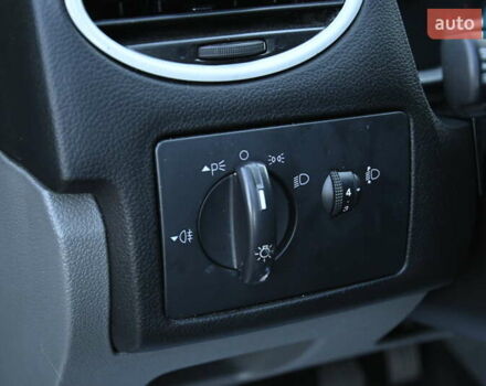 Серый Форд Фокус, объемом двигателя 1.6 л и пробегом 306 тыс. км за 4850 $, фото 13 на Automoto.ua