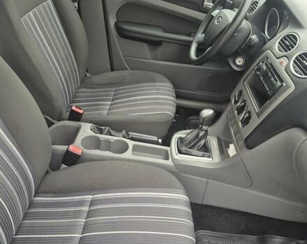 Серый Форд Фокус, объемом двигателя 1.6 л и пробегом 157 тыс. км за 5999 $, фото 9 на Automoto.ua