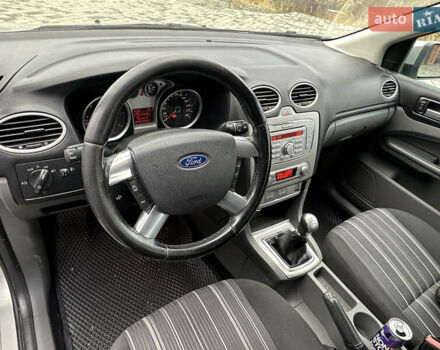 Сірий Форд Фокус, об'ємом двигуна 1.6 л та пробігом 258 тис. км за 5700 $, фото 21 на Automoto.ua