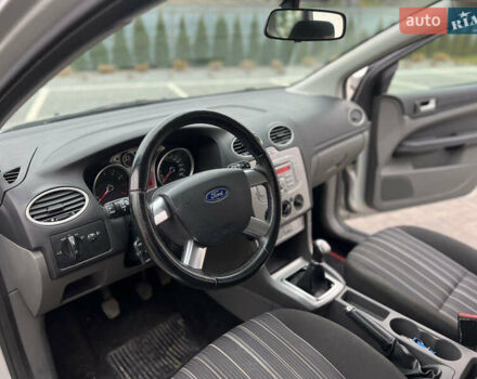 Серый Форд Фокус, объемом двигателя 1.6 л и пробегом 227 тыс. км за 5898 $, фото 9 на Automoto.ua