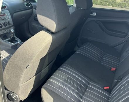 Серый Форд Фокус, объемом двигателя 1.6 л и пробегом 280 тыс. км за 4650 $, фото 5 на Automoto.ua