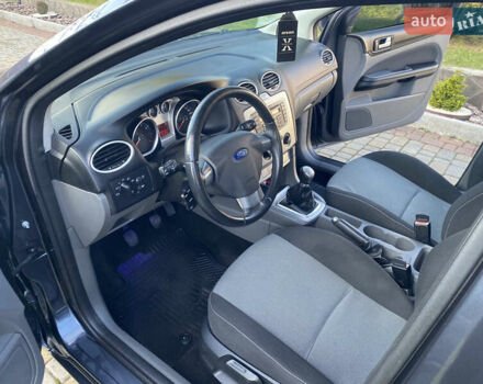 Серый Форд Фокус, объемом двигателя 1.8 л и пробегом 287 тыс. км за 5200 $, фото 19 на Automoto.ua