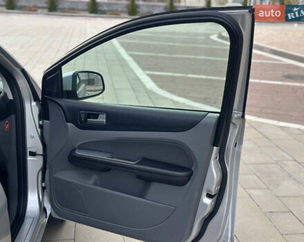 Сірий Форд Фокус, об'ємом двигуна 1.8 л та пробігом 196 тис. км за 6300 $, фото 13 на Automoto.ua