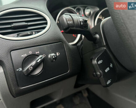 Серый Форд Фокус, объемом двигателя 0 л и пробегом 203 тыс. км за 5900 $, фото 23 на Automoto.ua