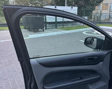 Сірий Форд Фокус, об'ємом двигуна 1.6 л та пробігом 245 тис. км за 4700 $, фото 9 на Automoto.ua