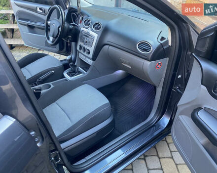 Серый Форд Фокус, объемом двигателя 1.8 л и пробегом 287 тыс. км за 5200 $, фото 16 на Automoto.ua