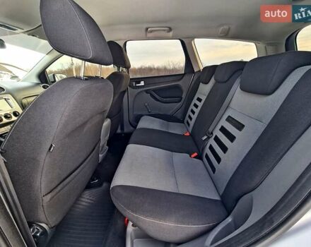 Сірий Форд Фокус, об'ємом двигуна 1.6 л та пробігом 260 тис. км за 6200 $, фото 26 на Automoto.ua