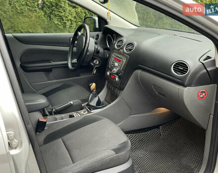 Сірий Форд Фокус, об'ємом двигуна 1.8 л та пробігом 287 тис. км за 4699 $, фото 12 на Automoto.ua