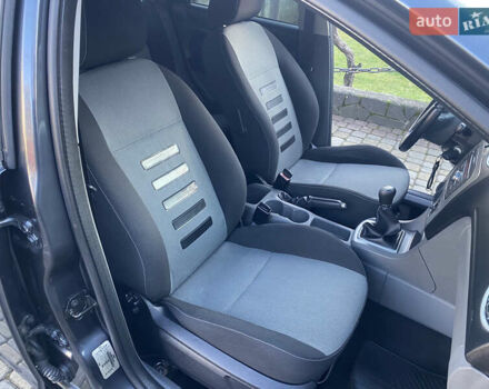 Серый Форд Фокус, объемом двигателя 1.8 л и пробегом 287 тыс. км за 5200 $, фото 40 на Automoto.ua