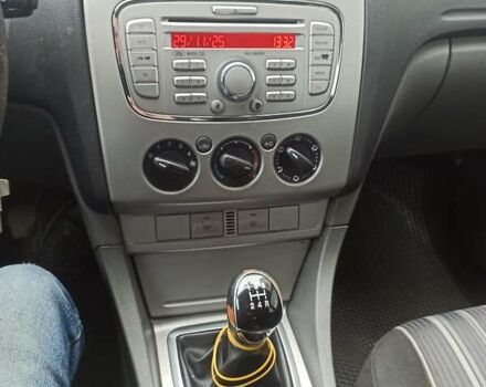 Серый Форд Фокус, объемом двигателя 1.6 л и пробегом 341 тыс. км за 4000 $, фото 12 на Automoto.ua