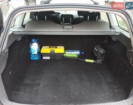 Серый Форд Фокус, объемом двигателя 1.6 л и пробегом 341 тыс. км за 4000 $, фото 11 на Automoto.ua