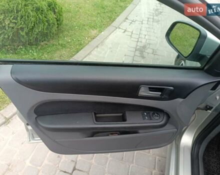 Сірий Форд Фокус, об'ємом двигуна 1.56 л та пробігом 240 тис. км за 4400 $, фото 22 на Automoto.ua