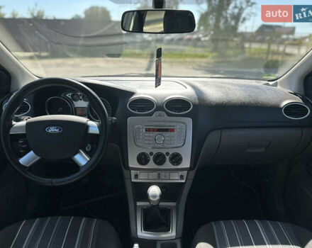 Сірий Форд Фокус, об'ємом двигуна 1.6 л та пробігом 159 тис. км за 6300 $, фото 48 на Automoto.ua