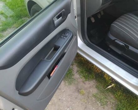 Серый Форд Фокус, объемом двигателя 1.6 л и пробегом 220 тыс. км за 5900 $, фото 6 на Automoto.ua