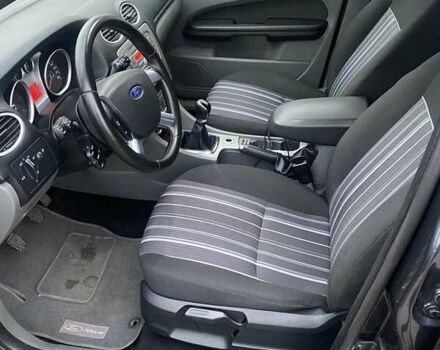 Серый Форд Фокус, объемом двигателя 1.6 л и пробегом 265 тыс. км за 5000 $, фото 5 на Automoto.ua