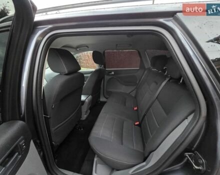 Серый Форд Фокус, объемом двигателя 1.6 л и пробегом 270 тыс. км за 5499 $, фото 5 на Automoto.ua