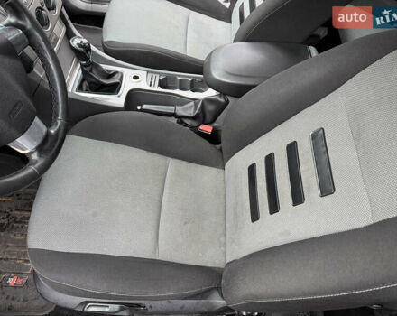 Серый Форд Фокус, объемом двигателя 1.6 л и пробегом 224 тыс. км за 4200 $, фото 21 на Automoto.ua