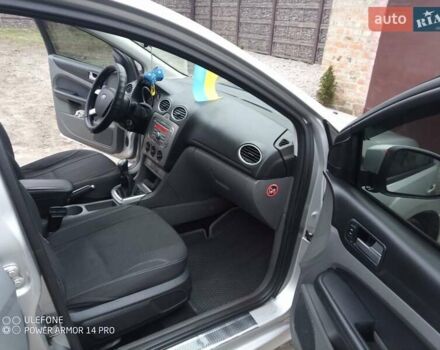 Серый Форд Фокус, объемом двигателя 1.6 л и пробегом 299 тыс. км за 5200 $, фото 9 на Automoto.ua