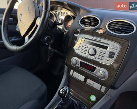 Серый Форд Фокус, объемом двигателя 1.6 л и пробегом 216 тыс. км за 5650 $, фото 23 на Automoto.ua