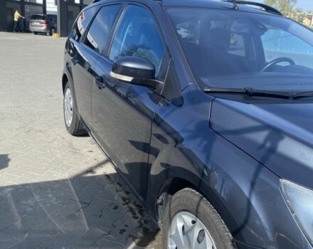 Серый Форд Фокус, объемом двигателя 1.6 л и пробегом 220 тыс. км за 5750 $, фото 2 на Automoto.ua