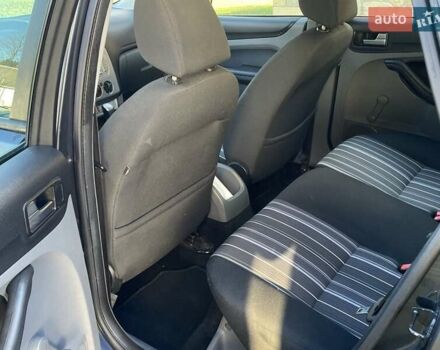 Серый Форд Фокус, объемом двигателя 1.6 л и пробегом 234 тыс. км за 5500 $, фото 11 на Automoto.ua