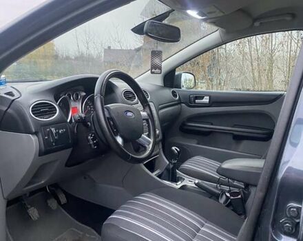 Серый Форд Фокус, объемом двигателя 1.6 л и пробегом 265 тыс. км за 5000 $, фото 2 на Automoto.ua