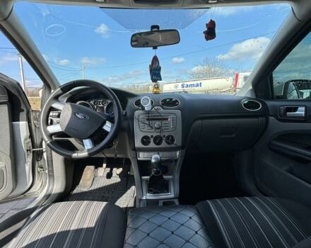 Серый Форд Фокус, объемом двигателя 1.6 л и пробегом 280 тыс. км за 4650 $, фото 4 на Automoto.ua