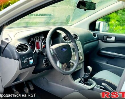 Серый Форд Фокус, объемом двигателя 1.6 л и пробегом 185 тыс. км за 6700 $, фото 3 на Automoto.ua