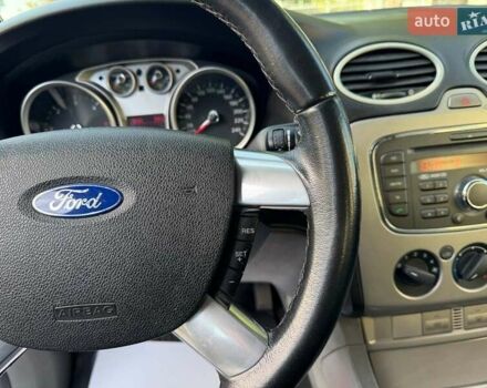 Сірий Форд Фокус, об'ємом двигуна 1.6 л та пробігом 300 тис. км за 5990 $, фото 16 на Automoto.ua