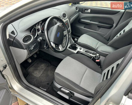 Сірий Форд Фокус, об'ємом двигуна 1.6 л та пробігом 200 тис. км за 5990 $, фото 17 на Automoto.ua