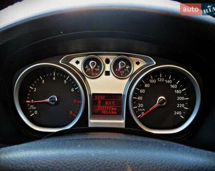 Серый Форд Фокус, объемом двигателя 1.6 л и пробегом 253 тыс. км за 5100 $, фото 7 на Automoto.ua