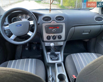Серый Форд Фокус, объемом двигателя 1.6 л и пробегом 290 тыс. км за 6000 $, фото 10 на Automoto.ua