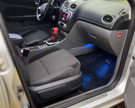 Серый Форд Фокус, объемом двигателя 1.6 л и пробегом 273 тыс. км за 4000 $, фото 7 на Automoto.ua