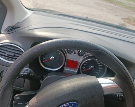 Серый Форд Фокус, объемом двигателя 1.6 л и пробегом 224 тыс. км за 6100 $, фото 13 на Automoto.ua