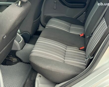 Серый Форд Фокус, объемом двигателя 1.6 л и пробегом 300 тыс. км за 5440 $, фото 16 на Automoto.ua