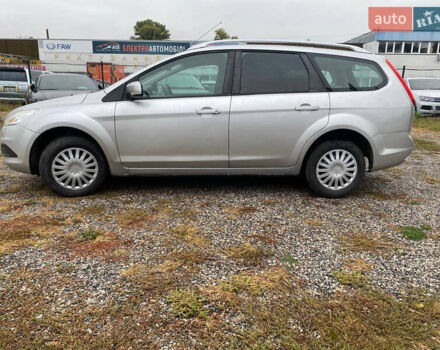 Серый Форд Фокус, объемом двигателя 1.6 л и пробегом 250 тыс. км за 5500 $, фото 4 на Automoto.ua