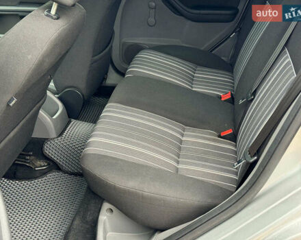 Сірий Форд Фокус, об'ємом двигуна 1.6 л та пробігом 300 тис. км за 5440 $, фото 16 на Automoto.ua