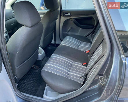 Серый Форд Фокус, объемом двигателя 1.6 л и пробегом 290 тыс. км за 6000 $, фото 11 на Automoto.ua