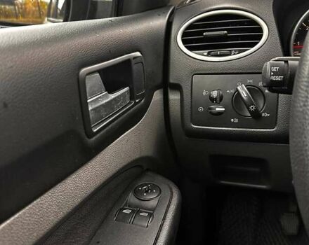 Сірий Форд Фокус, об'ємом двигуна 1.56 л та пробігом 300 тис. км за 5200 $, фото 31 на Automoto.ua