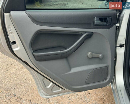 Сірий Форд Фокус, об'ємом двигуна 1.6 л та пробігом 300 тис. км за 5440 $, фото 15 на Automoto.ua