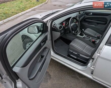 Серый Форд Фокус, объемом двигателя 1.6 л и пробегом 241 тыс. км за 6200 $, фото 11 на Automoto.ua