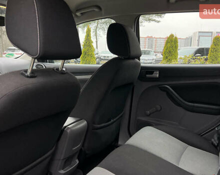 Серый Форд Фокус, объемом двигателя 1.56 л и пробегом 175 тыс. км за 5400 $, фото 17 на Automoto.ua