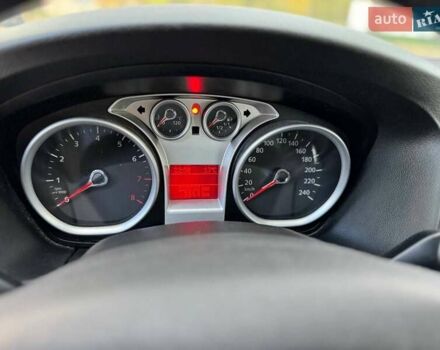 Сірий Форд Фокус, об'ємом двигуна 1.6 л та пробігом 228 тис. км за 4850 $, фото 25 на Automoto.ua